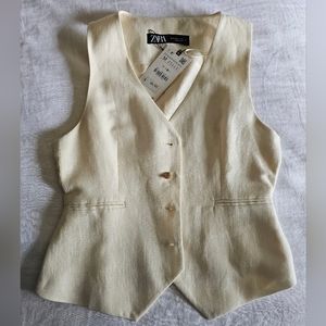 NWT Zara V-neck Jacquard Vest Waistcoat Cream Color with Front button closure.